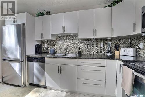 5 230 Broadway Avenue E, Regina, SK - Indoor Photo Showing Kitchen With Double Sink