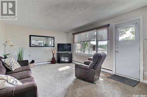 5 230 Broadway Avenue E, Regina, SK - Indoor Photo Showing Living Room