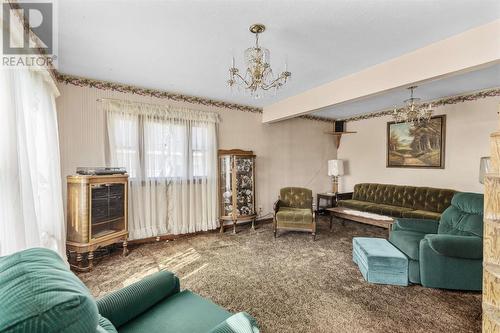 430 Mcnabb St, Sault Ste. Marie, ON - Indoor Photo Showing Living Room