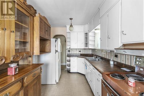 430 Mcnabb St, Sault Ste. Marie, ON - Indoor Photo Showing Kitchen With Double Sink