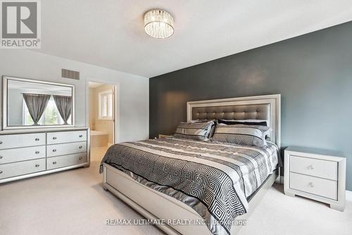 204 Strachan Trail, New Tecumseth, ON - Indoor Photo Showing Bedroom