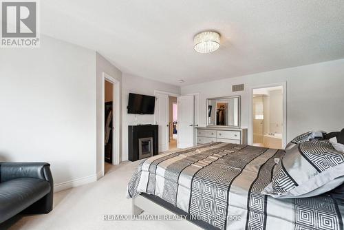 204 Strachan Trail, New Tecumseth, ON - Indoor Photo Showing Bedroom