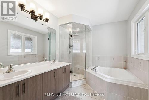 204 Strachan Trail, New Tecumseth, ON - Indoor Photo Showing Bathroom