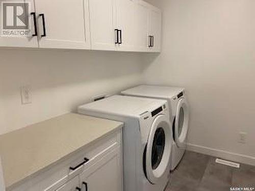 118 Katz Avenue, Saskatoon, SK - Indoor Photo Showing Laundry Room