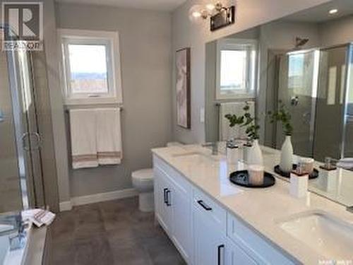 118 Katz Avenue, Saskatoon, SK - Indoor Photo Showing Bathroom