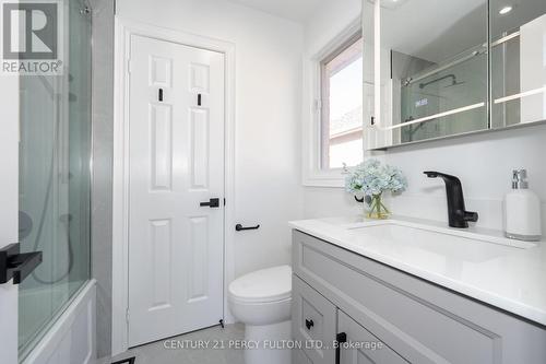 10 Burndenford Crescent, Markham, ON - Indoor Photo Showing Bathroom