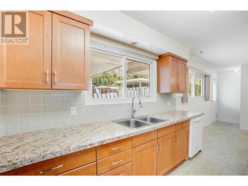 1510 Tulip  Street, Trail, BC - Indoor Photo Showing Kitchen With Double Sink