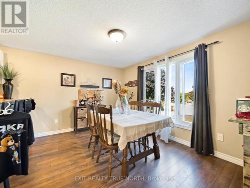 18 Ridgeway Avenue, Barrie, ON - Indoor Photo Showing Dining Room