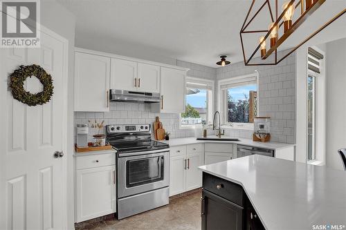 3640 Bishop Crescent E, Regina, SK - Indoor Photo Showing Kitchen