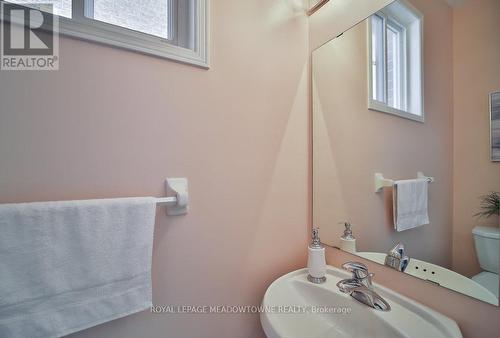 9 Blackcherry Lane, Brampton (Sandringham-Wellington), ON - Indoor Photo Showing Bathroom