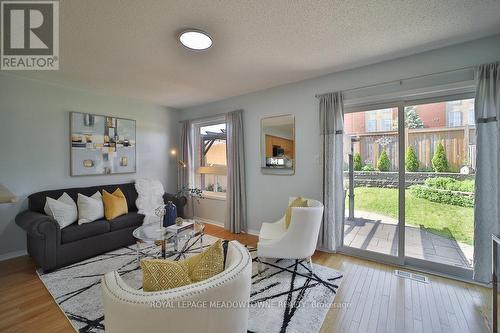 9 Blackcherry Lane, Brampton (Sandringham-Wellington), ON - Indoor Photo Showing Living Room