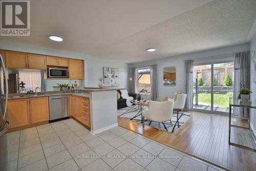 9 Blackcherry Lane, Brampton (Sandringham-Wellington), ON - Indoor Photo Showing Kitchen