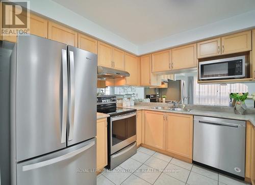 9 Blackcherry Lane, Brampton (Sandringham-Wellington), ON - Indoor Photo Showing Kitchen With Double Sink