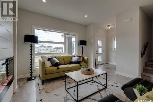 5516 Nicholson Avenue, Regina, SK - Indoor Photo Showing Living Room