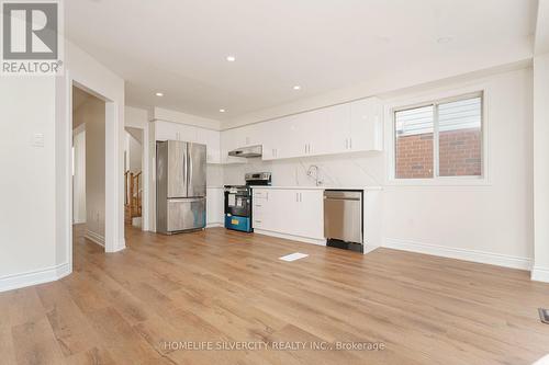 46 Ribbon Drive, Brampton (Sandringham-Wellington), ON - Indoor Photo Showing Kitchen