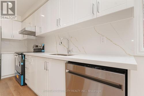 46 Ribbon Drive, Brampton (Sandringham-Wellington), ON - Indoor Photo Showing Kitchen With Double Sink