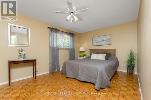 638 Forestwood Crescent, Burlington, ON - Indoor Photo Showing Bedroom