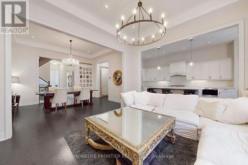 70 Threshing Mill Boulevard, Oakville, ON - Indoor Photo Showing Living Room