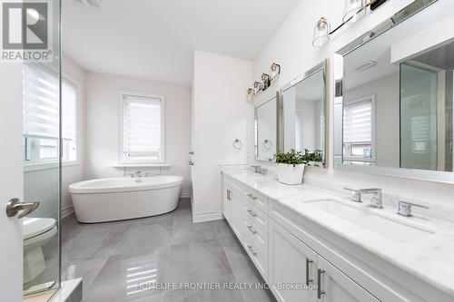 70 Threshing Mill Boulevard, Oakville, ON - Indoor Photo Showing Bathroom