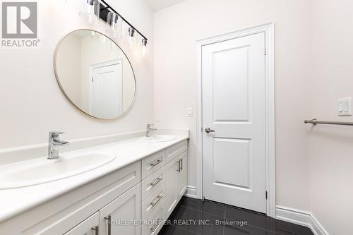 70 Threshing Mill Boulevard, Oakville, ON - Indoor Photo Showing Bathroom