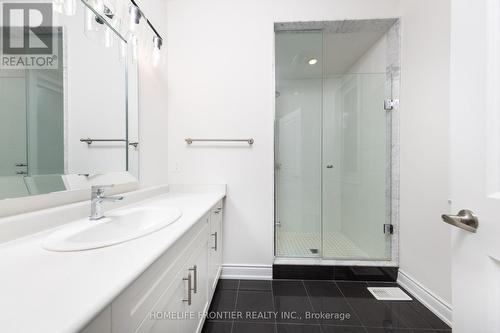 70 Threshing Mill Boulevard, Oakville, ON - Indoor Photo Showing Bathroom