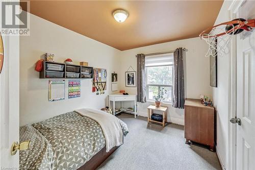 82 Ottawa Street S, Hamilton, ON - Indoor Photo Showing Bedroom