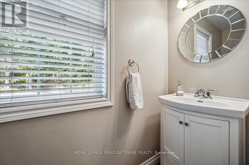 239 Jolliffe Avenue, Guelph/Eramosa, ON - Indoor Photo Showing Bathroom