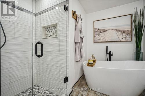 239 Jolliffe Avenue, Guelph/Eramosa (Rockwood), ON - Indoor Photo Showing Bathroom