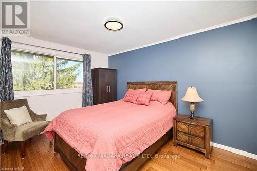 43225 Pettit Road W, Port Colborne, ON - Indoor Photo Showing Bedroom