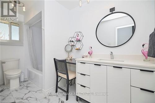 43225 Pettit Road W, Port Colborne, ON - Indoor Photo Showing Bathroom