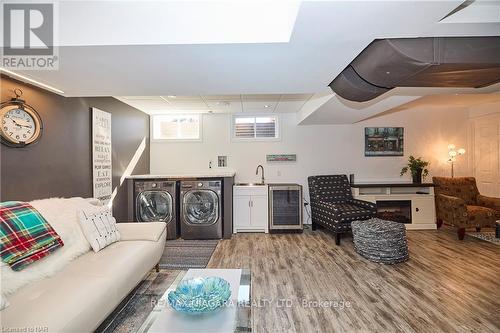 43225 Pettit Road W, Port Colborne, ON - Indoor Photo Showing Laundry Room