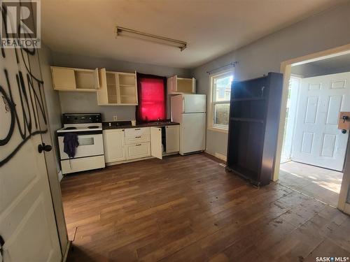 1651 101St Street, North Battleford, SK - Indoor Photo Showing Kitchen