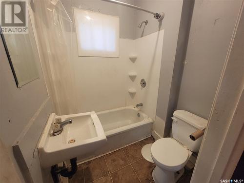 1651 101St Street, North Battleford, SK - Indoor Photo Showing Bathroom