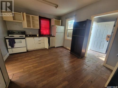 1651 101St Street, North Battleford, SK - Indoor Photo Showing Kitchen