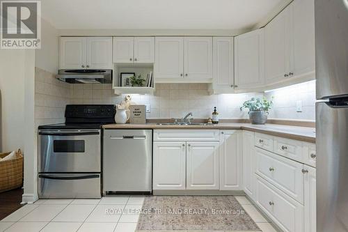 70 - 470 Wilkins Street, London, ON - Indoor Photo Showing Kitchen