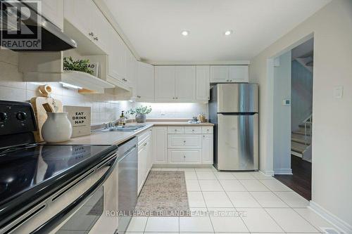 70 - 470 Wilkins Street, London, ON - Indoor Photo Showing Kitchen With Double Sink