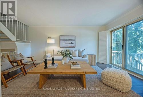 70 - 470 Wilkins Street, London, ON - Indoor Photo Showing Living Room