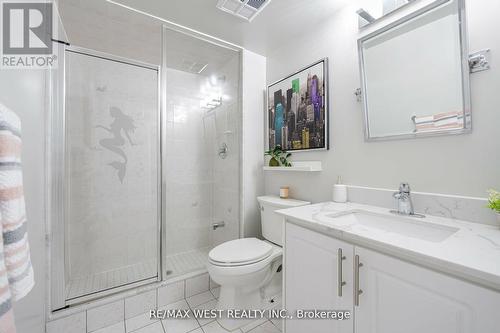 308 - 800 Sheppard Avenue W, Toronto, ON - Indoor Photo Showing Bathroom