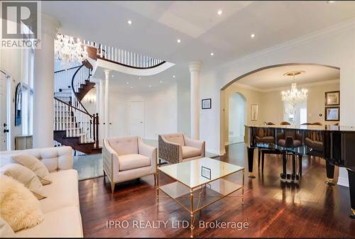 117 Theodore Place, Vaughan, ON - Indoor Photo Showing Living Room