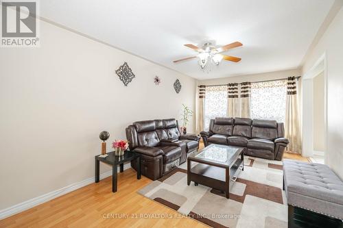 24 Caversham Drive, Brampton (Sandringham-Wellington), ON - Indoor Photo Showing Living Room