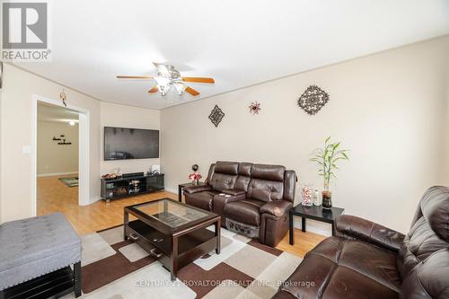 24 Caversham Drive, Brampton (Sandringham-Wellington), ON - Indoor Photo Showing Living Room