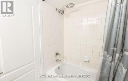 2101 - 6 Dayspring Circle, Brampton (Goreway Drive Corridor), ON - Indoor Photo Showing Bathroom