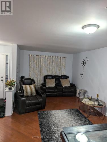 33 Rushbrooke Way, Ajax, ON - Indoor Photo Showing Living Room