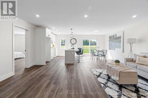 139 Victoria Avenue E, South Huron (Crediton), ON - Indoor Photo Showing Living Room