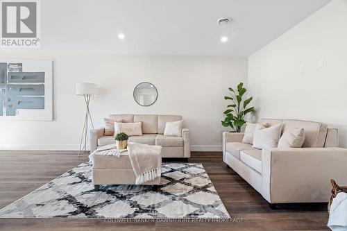 139 Victoria Avenue E, South Huron (Crediton), ON - Indoor Photo Showing Living Room