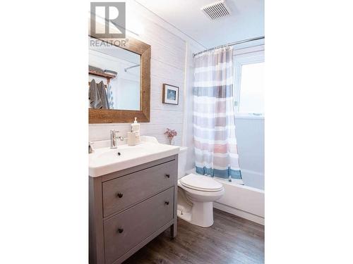 3928 Houlgrave  Road, Invermere, BC - Indoor Photo Showing Bathroom