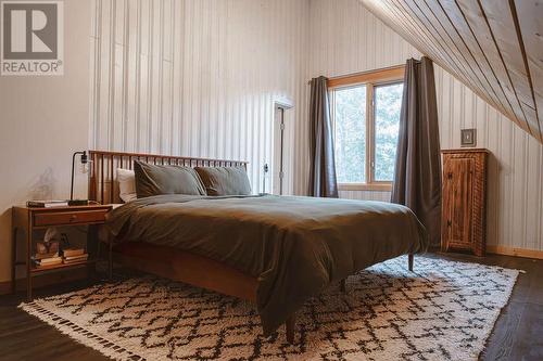 3928 Houlgrave  Road, Invermere, BC - Indoor Photo Showing Bedroom