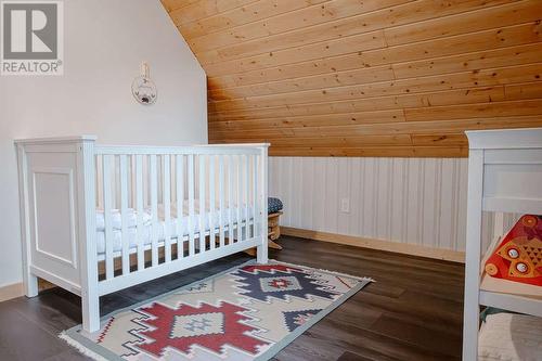 3928 Houlgrave  Road, Invermere, BC - Indoor Photo Showing Bedroom