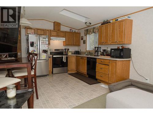 8570 S Honeymoon Drive, Prince George, BC - Indoor Photo Showing Kitchen