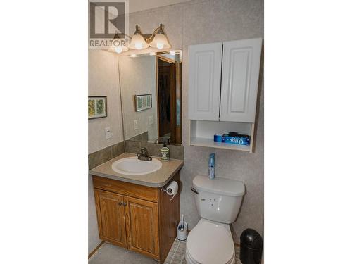 8570 S Honeymoon Drive, Prince George, BC - Indoor Photo Showing Bathroom